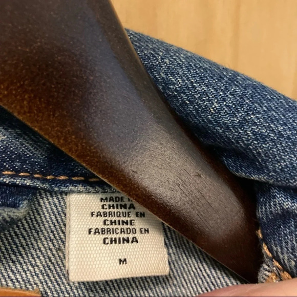 LEVI’S Sz M Denim Trucker Style  Jean Jacket - Picture 5 of 9